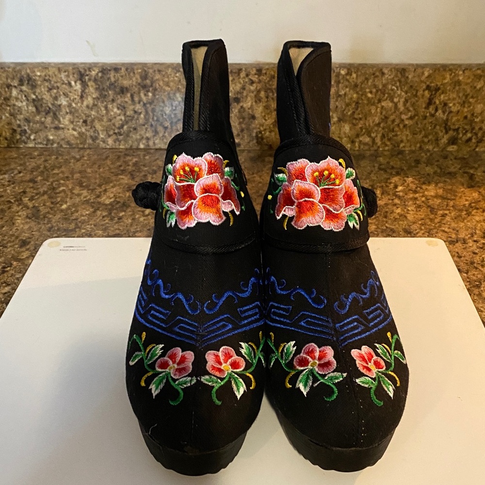 Yanranzhuanpan Booties